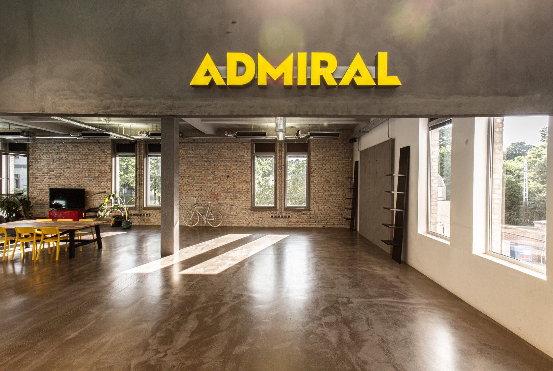 Admiral Film open production space